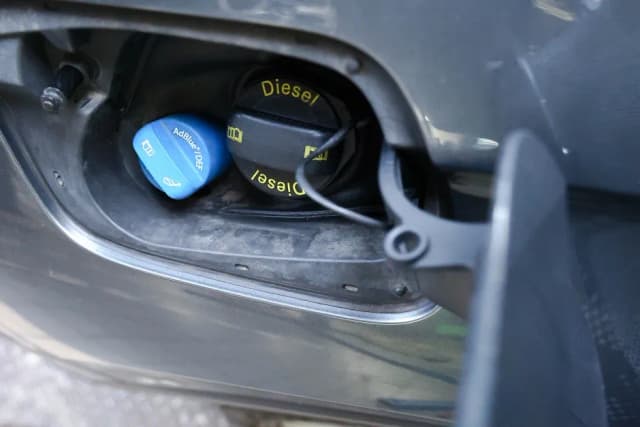 AdBlue do czego służy i jak ogranicza emisję szkodliwych substancji AdBlue do czego służy i jak ogranicza emisję szkodliwych substancji