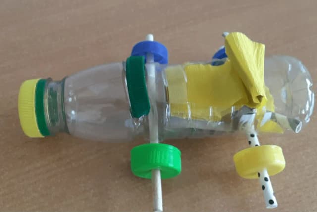 Jak zrobić robota z butelek plastikowych - prosty sposób na recykling Jak zrobić robota z butelek plastikowych - prosty sposób na recykling
