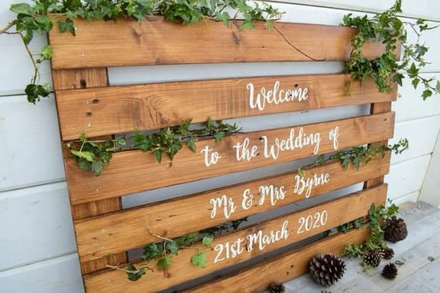 Twórz wyjątkową tablicę powitalną wesele DIY - inspiracje i porady Twórz wyjątkową tablicę powitalną wesele DIY - inspiracje i porady